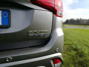 Mitsubishi Outlander PHEV 2019 - Test Drive in Anteprima  - 8