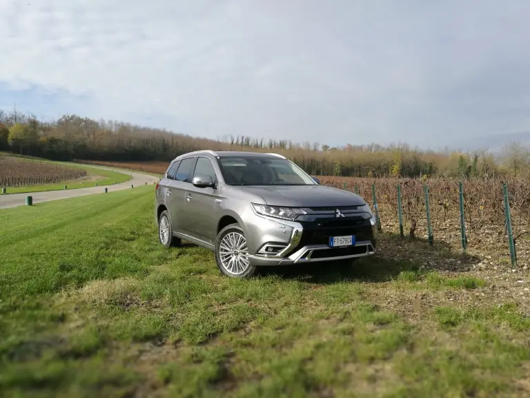 Mitsubishi Outlander PHEV 2019 - Test Drive in Anteprima  - 14