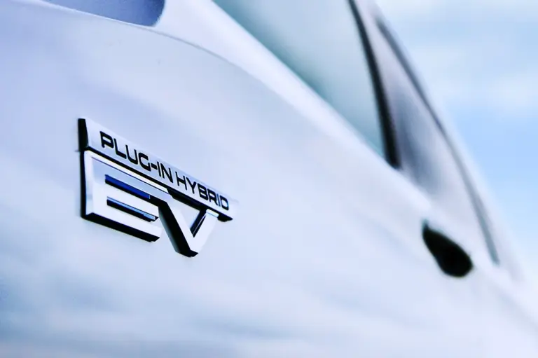 Mitsubishi Outlander PHEV 2022 - Foto ufficiali - 1