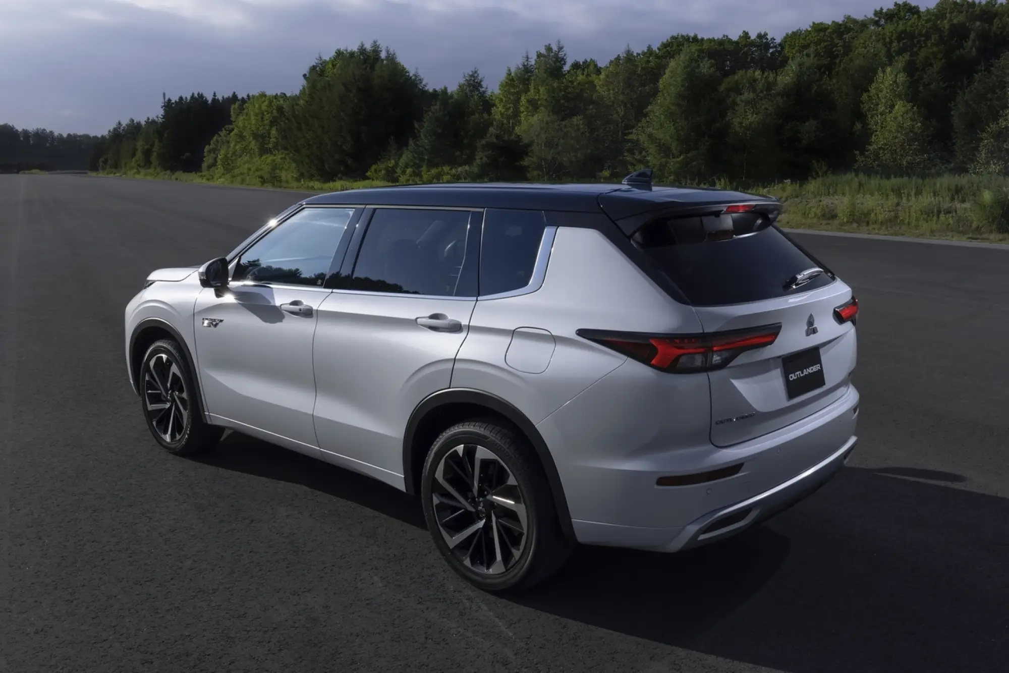 Mitsubishi Outlander PHEV 2022 - Foto ufficiali - 2