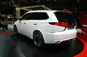 Mitsubishi Outlander PHEV Concept-S - Salone di Parigi 2014