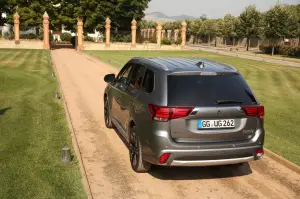 Mitsubishi Outlander PHEV MY 2016