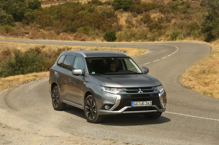 Mitsubishi Outlander PHEV MY 2016 - 19