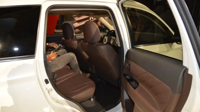 Mitsubishi Outlander PHEV MY 2017 - 10