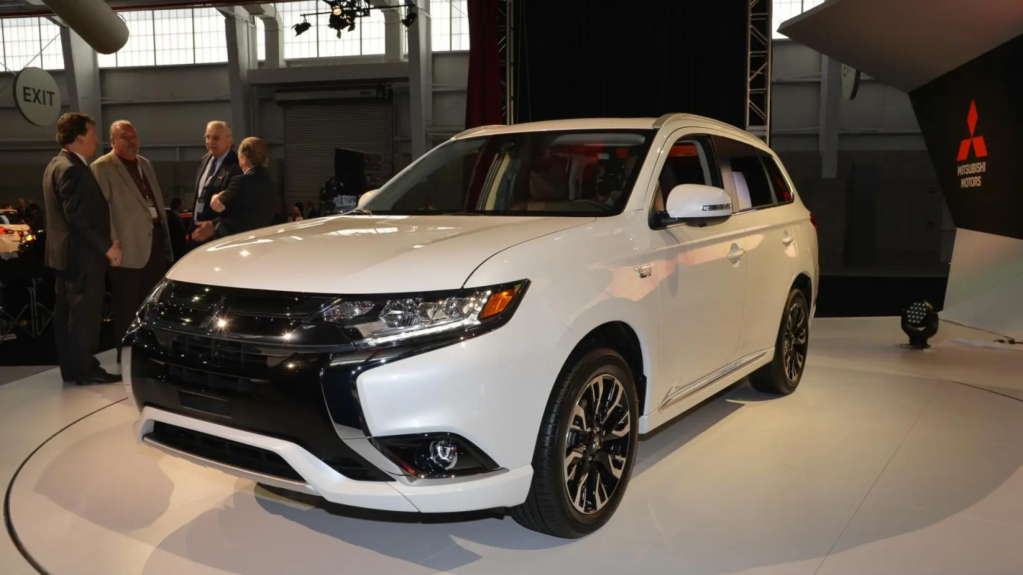 Mitsubishi Outlander PHEV MY 2017 - 2