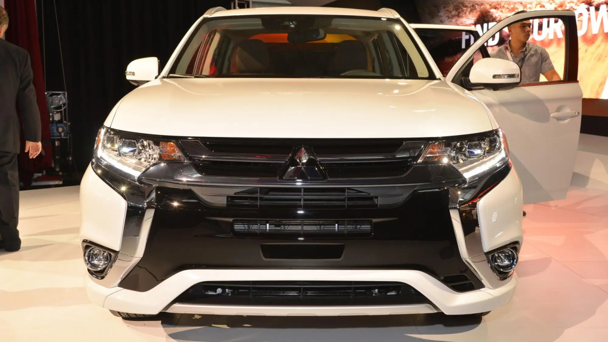 Mitsubishi Outlander PHEV MY 2017 - 3