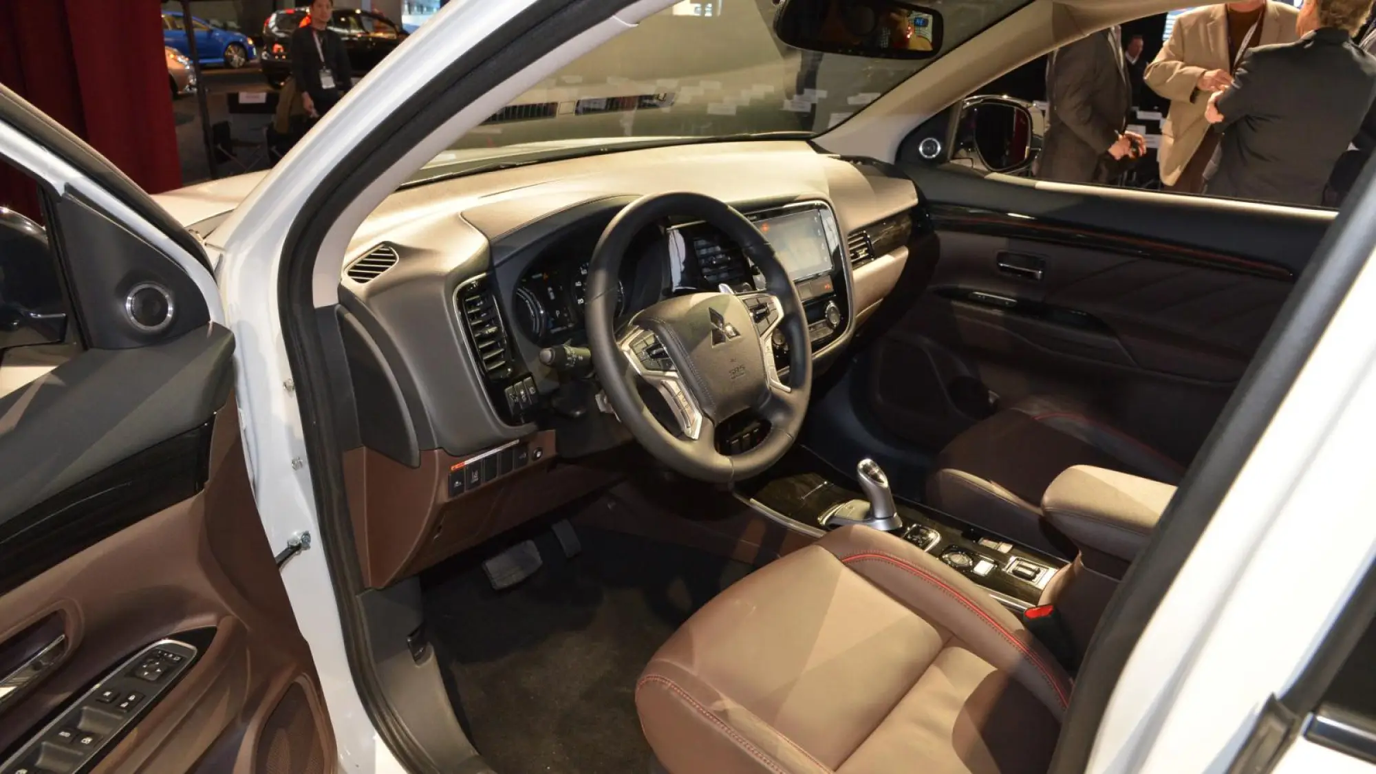 Mitsubishi Outlander PHEV MY 2017 - 6