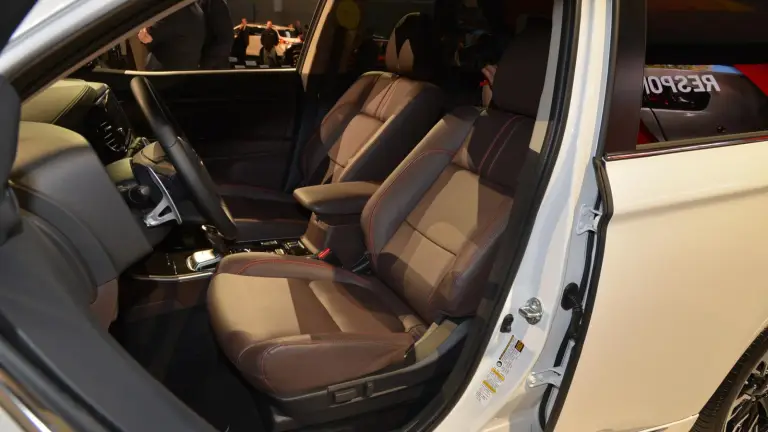 Mitsubishi Outlander PHEV MY 2017 - 7