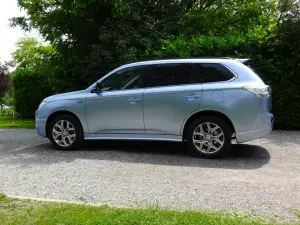 Mitsubishi Outlander PHEV - Primo Contatto