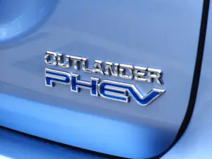 Mitsubishi Outlander PHEV - Primo Contatto