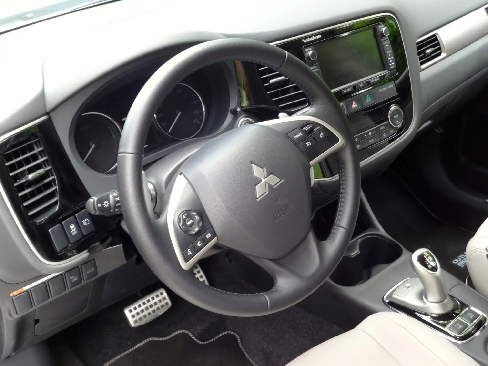 Mitsubishi Outlander PHEV - Primo Contatto - 15