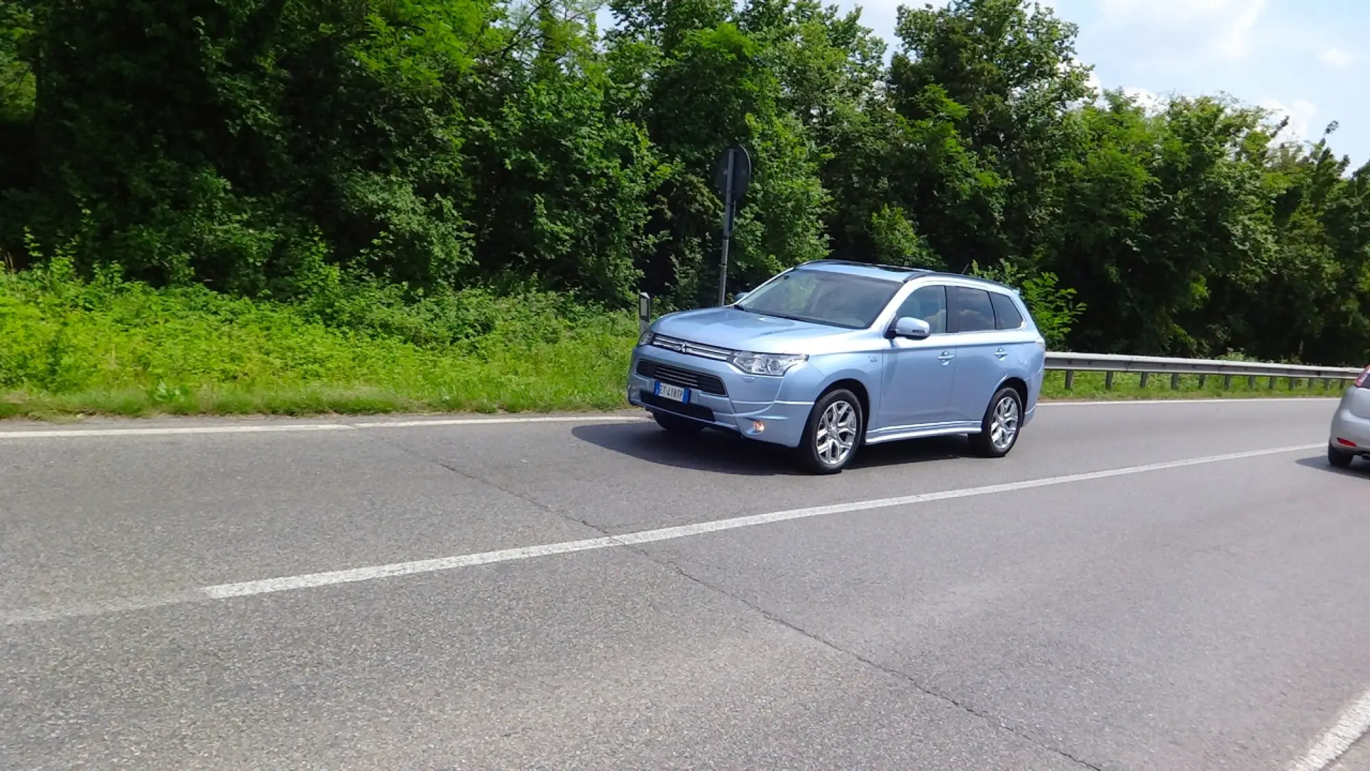 Mitsubishi Outlander PHEV - Primo Contatto - 24