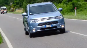 Mitsubishi Outlander PHEV - Primo Contatto