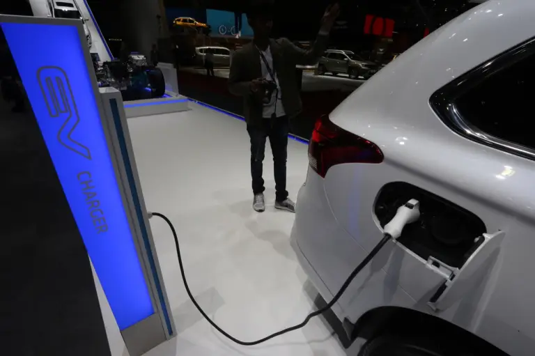 Mitsubishi Outlander Phev - Salone di Ginevra 2018 - 5