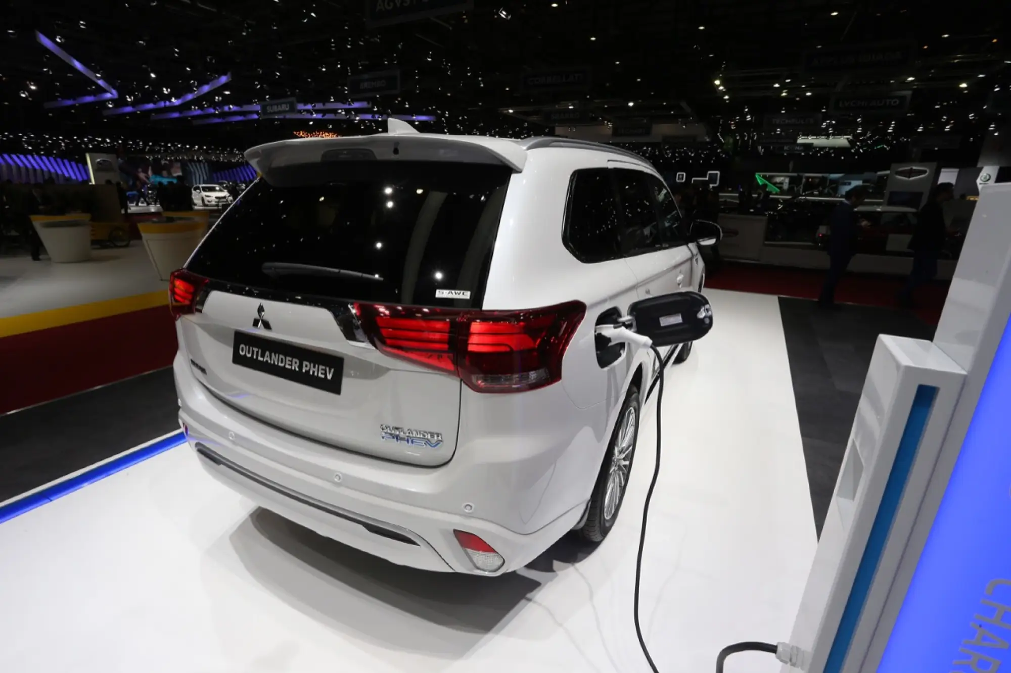 Mitsubishi Outlander Phev - Salone di Ginevra 2018 - 6