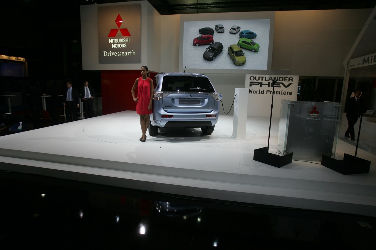 MITSUBISHI Outlander Phev - Salone di Parigi 2012