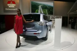 MITSUBISHI Outlander Phev - Salone di Parigi 2012