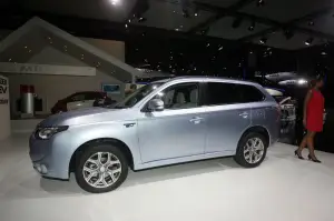 MITSUBISHI Outlander Phev - Salone di Parigi 2012