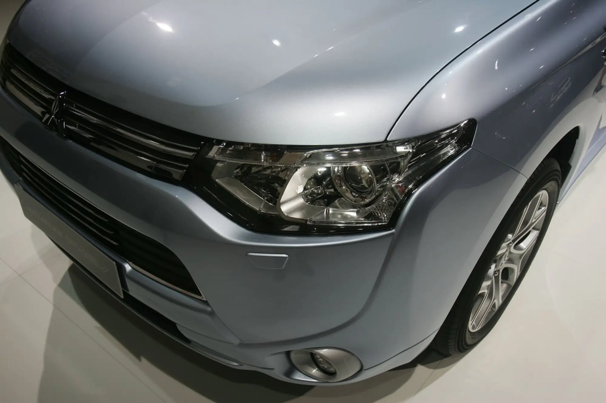 MITSUBISHI Outlander Phev - Salone di Parigi 2012 - 4