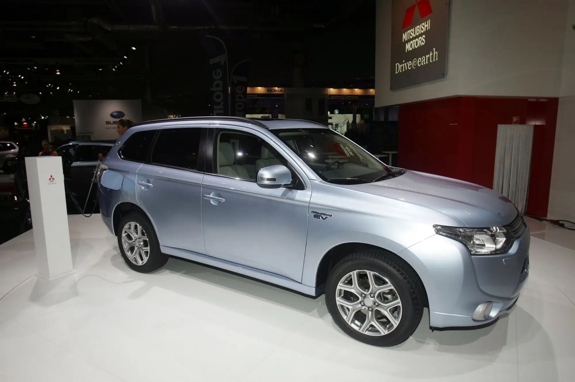 MITSUBISHI Outlander Phev - Salone di Parigi 2012 - 6