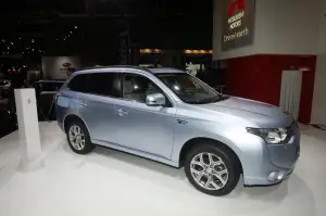 MITSUBISHI Outlander Phev - Salone di Parigi 2012
