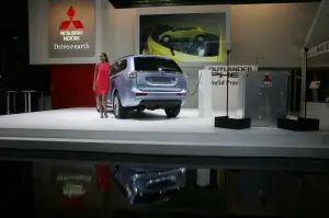MITSUBISHI Outlander Phev - Salone di Parigi 2012