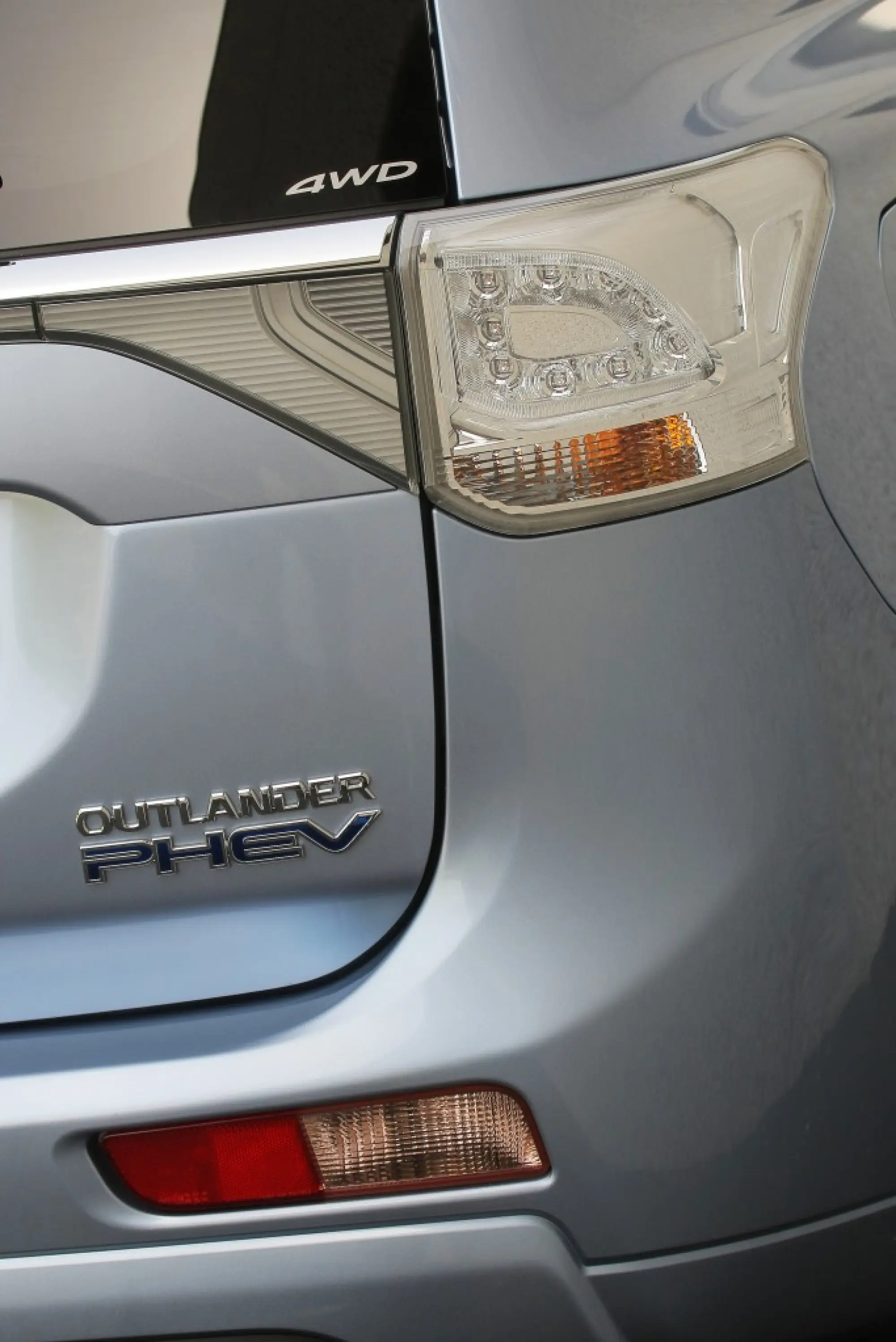 Mitsubishi Outlander PHEV - 102