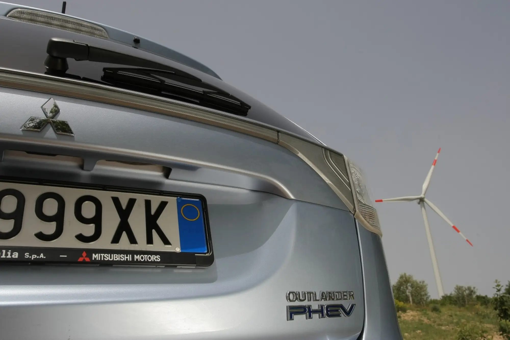 Mitsubishi Outlander PHEV - 115