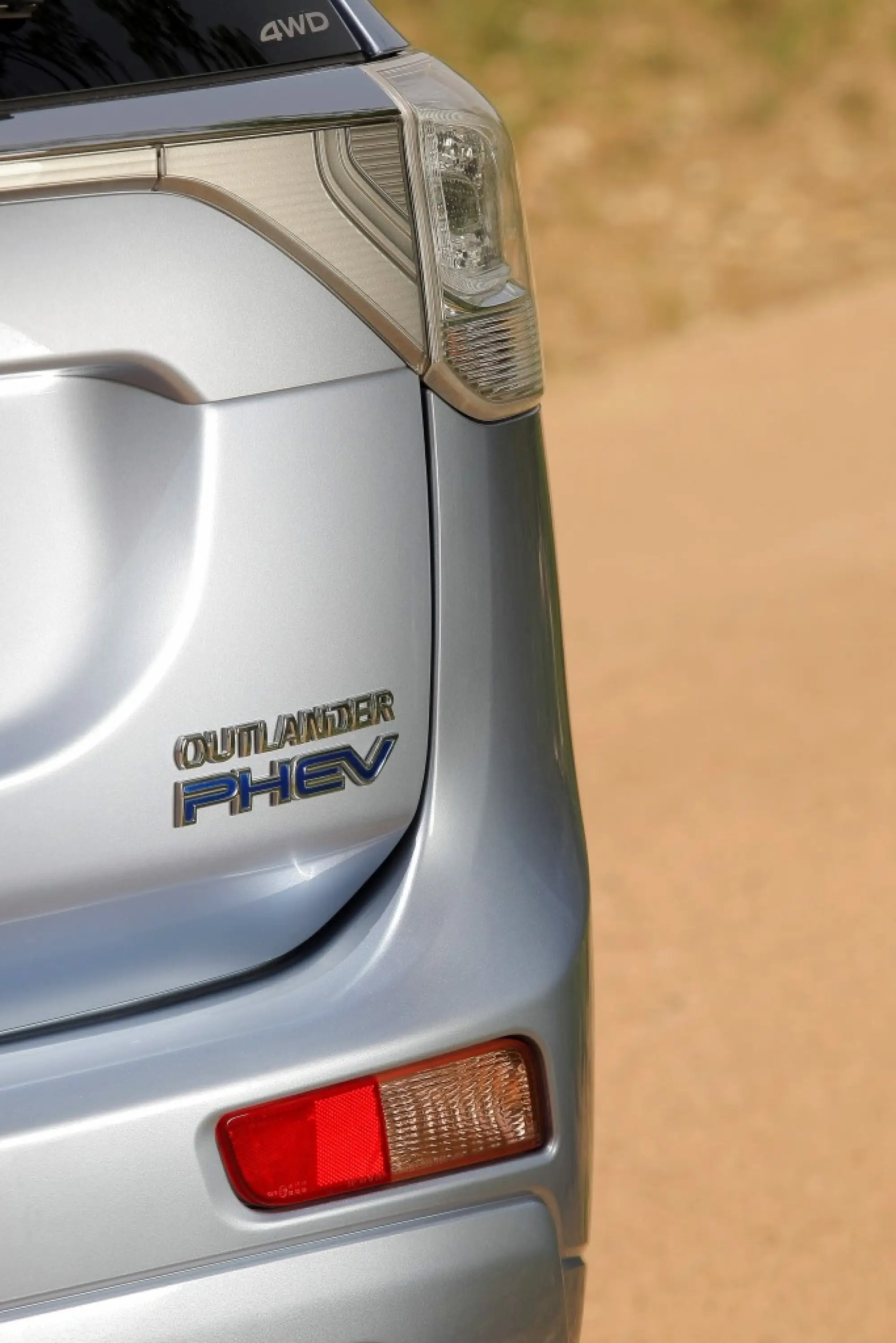 Mitsubishi Outlander PHEV - 118