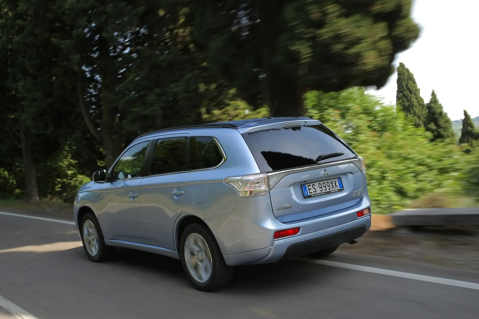 Mitsubishi Outlander PHEV - 4