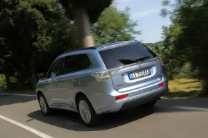 Mitsubishi Outlander PHEV - 5