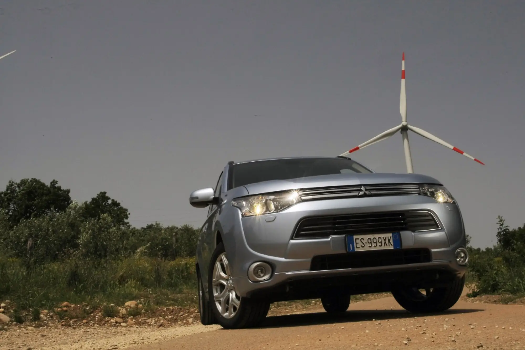 Mitsubishi Outlander PHEV - 140