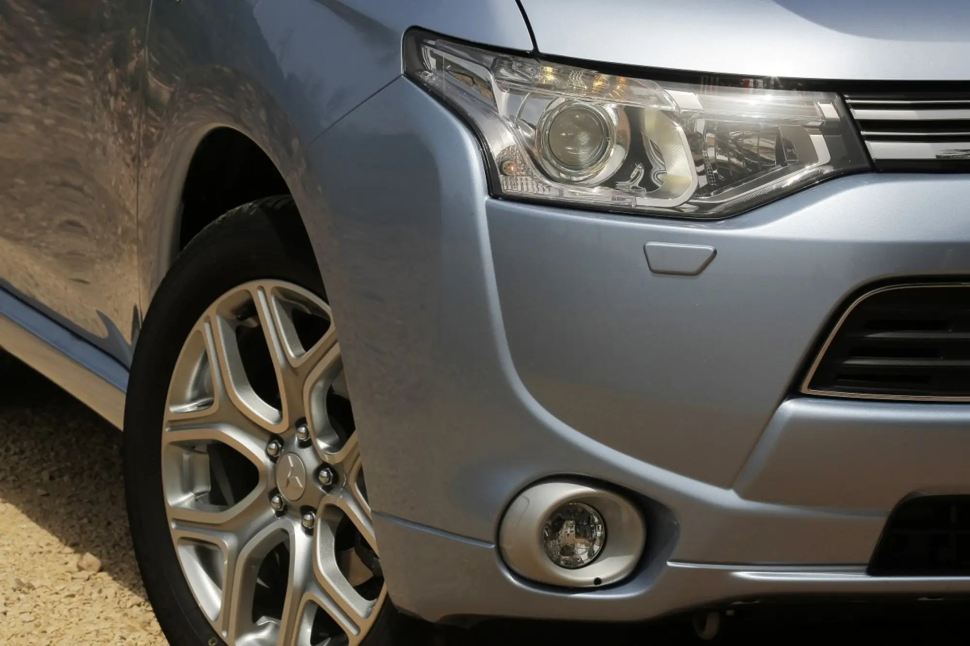 Mitsubishi Outlander PHEV - 141