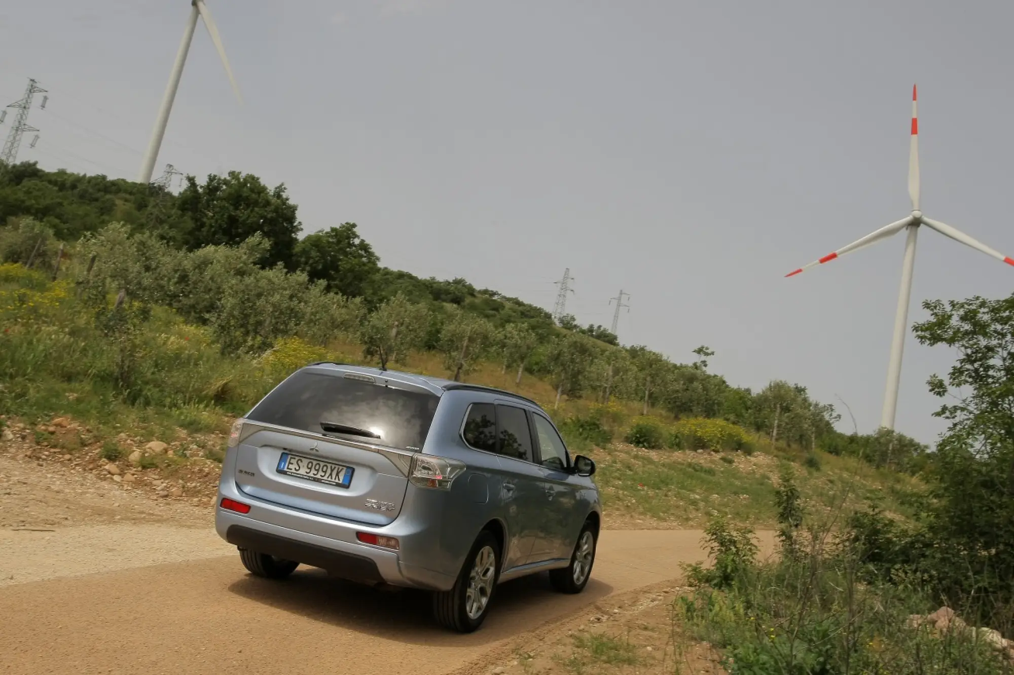 Mitsubishi Outlander PHEV - 150