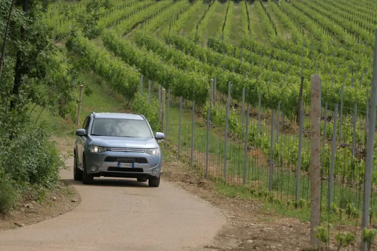 Mitsubishi Outlander PHEV - 162