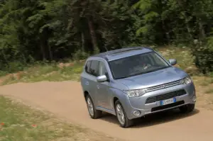 Mitsubishi Outlander PHEV - 181