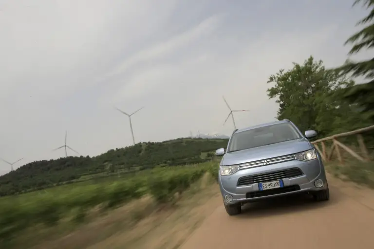 Mitsubishi Outlander PHEV - 192