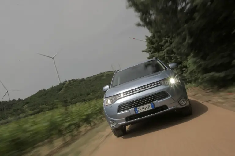 Mitsubishi Outlander PHEV - 196