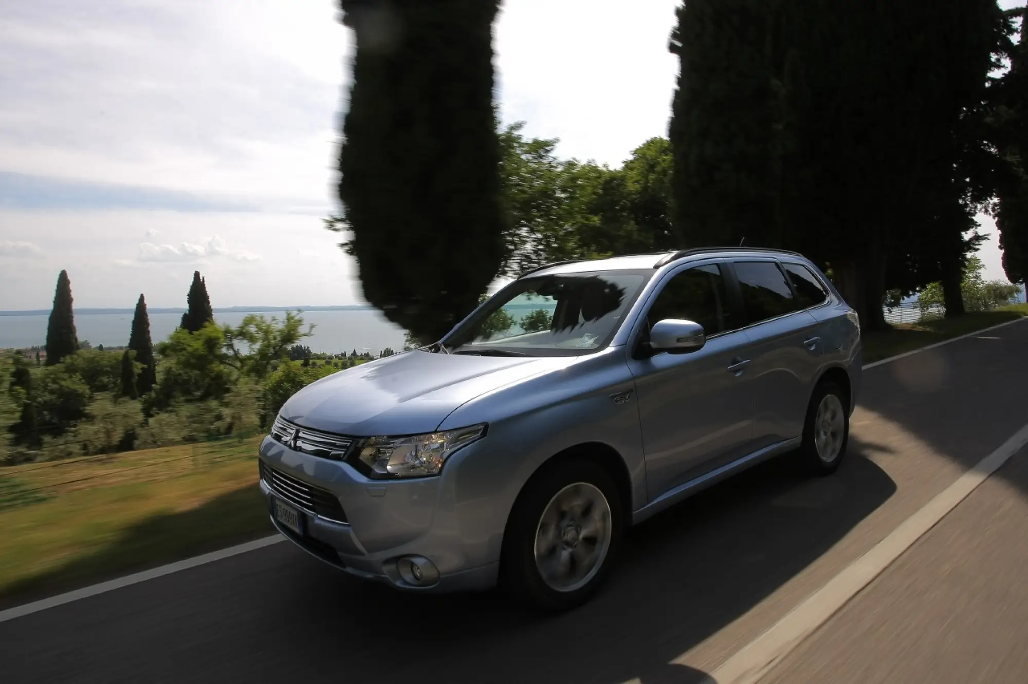 Mitsubishi Outlander PHEV - 12