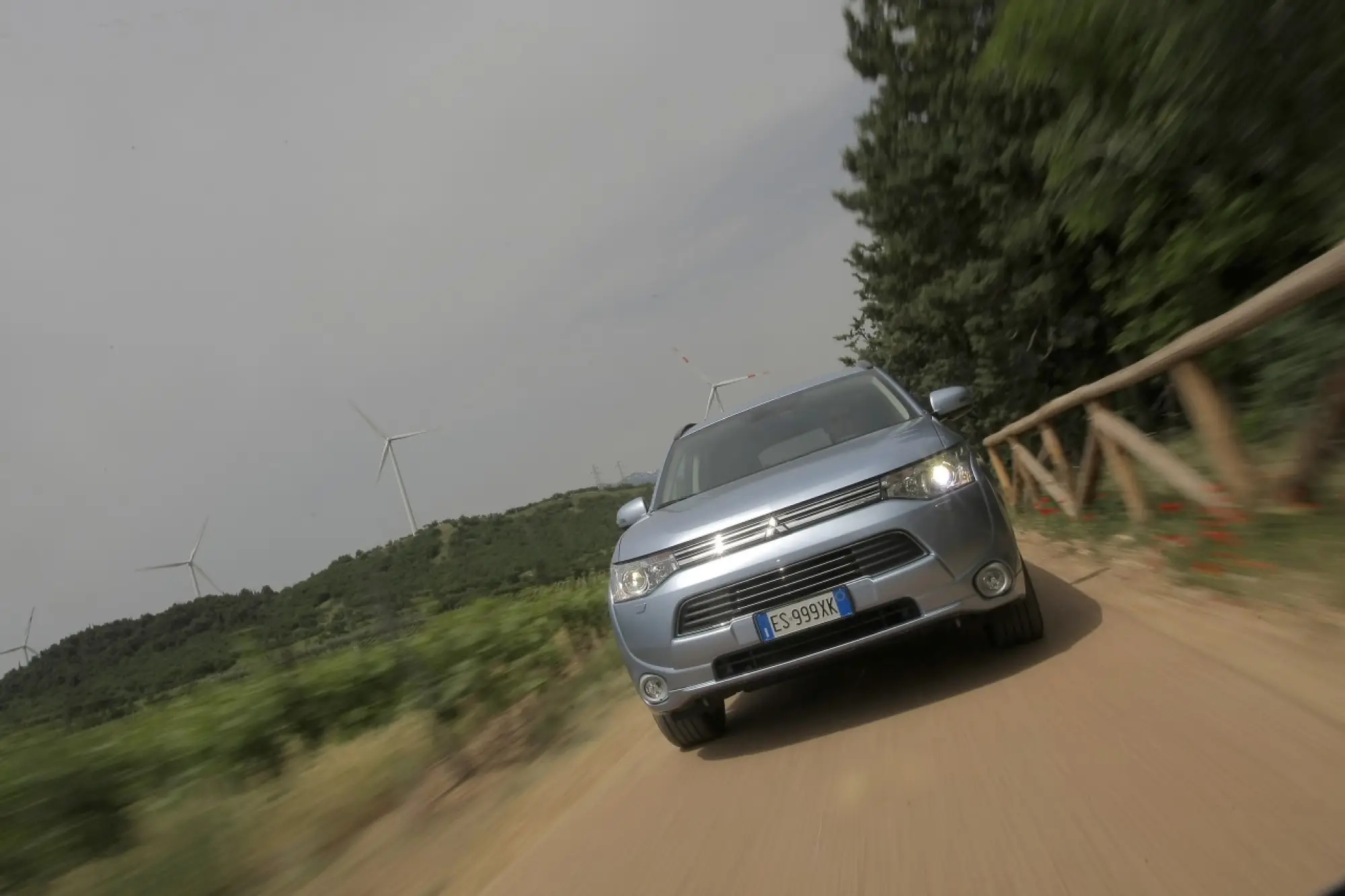 Mitsubishi Outlander PHEV - 204