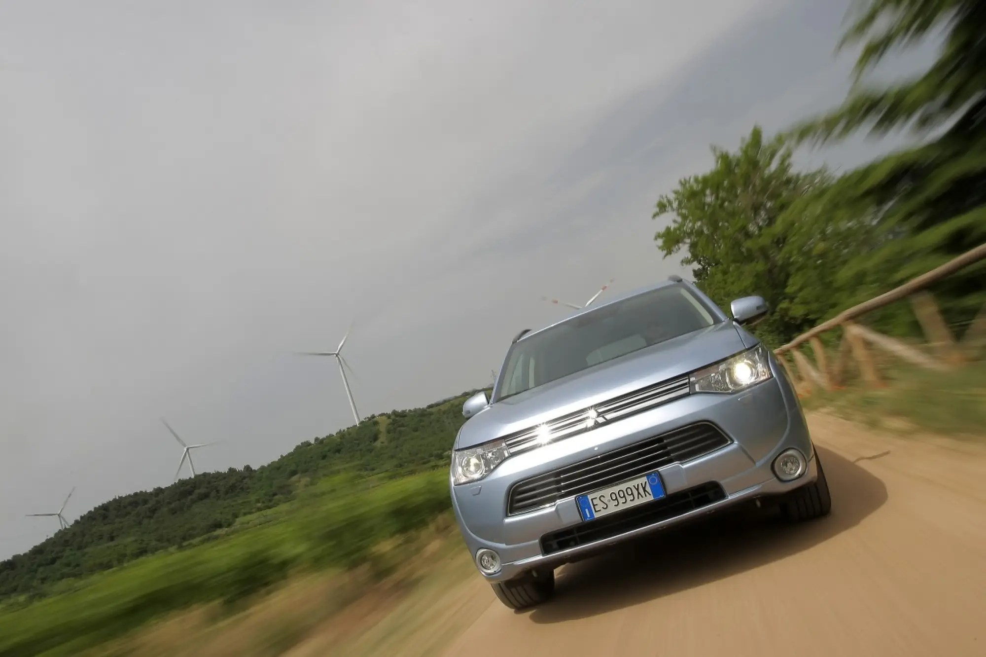 Mitsubishi Outlander PHEV - 205