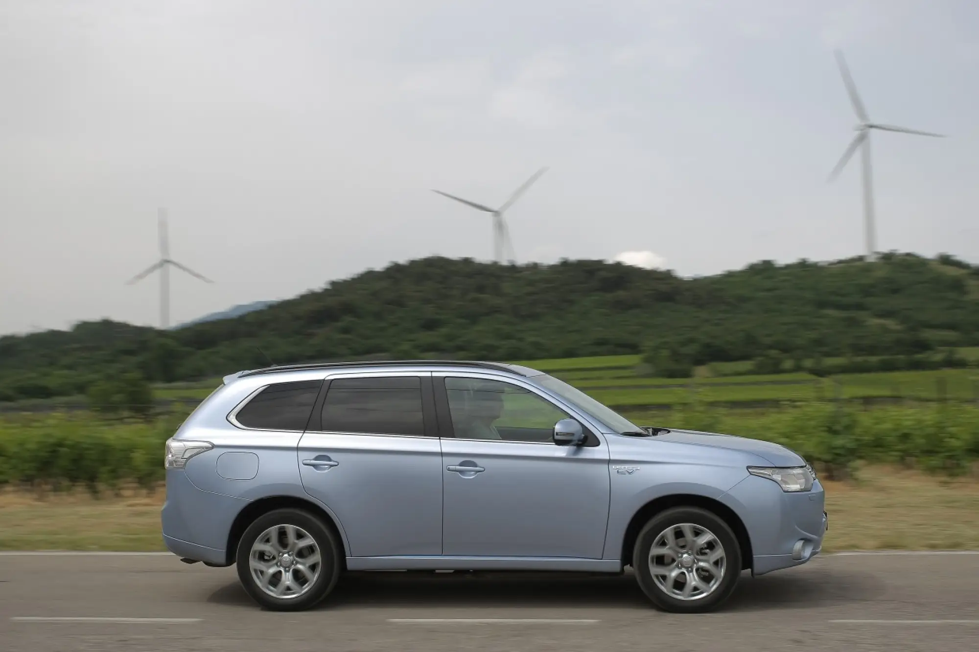 Mitsubishi Outlander PHEV - 216