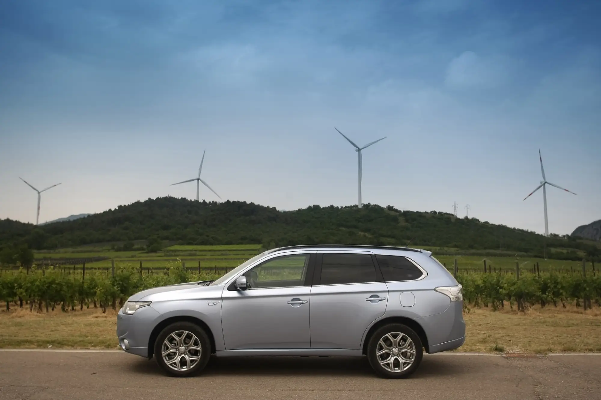 Mitsubishi Outlander PHEV - 221