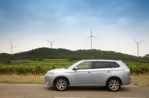 Mitsubishi Outlander PHEV - 222