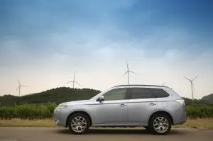 Mitsubishi Outlander PHEV - 224