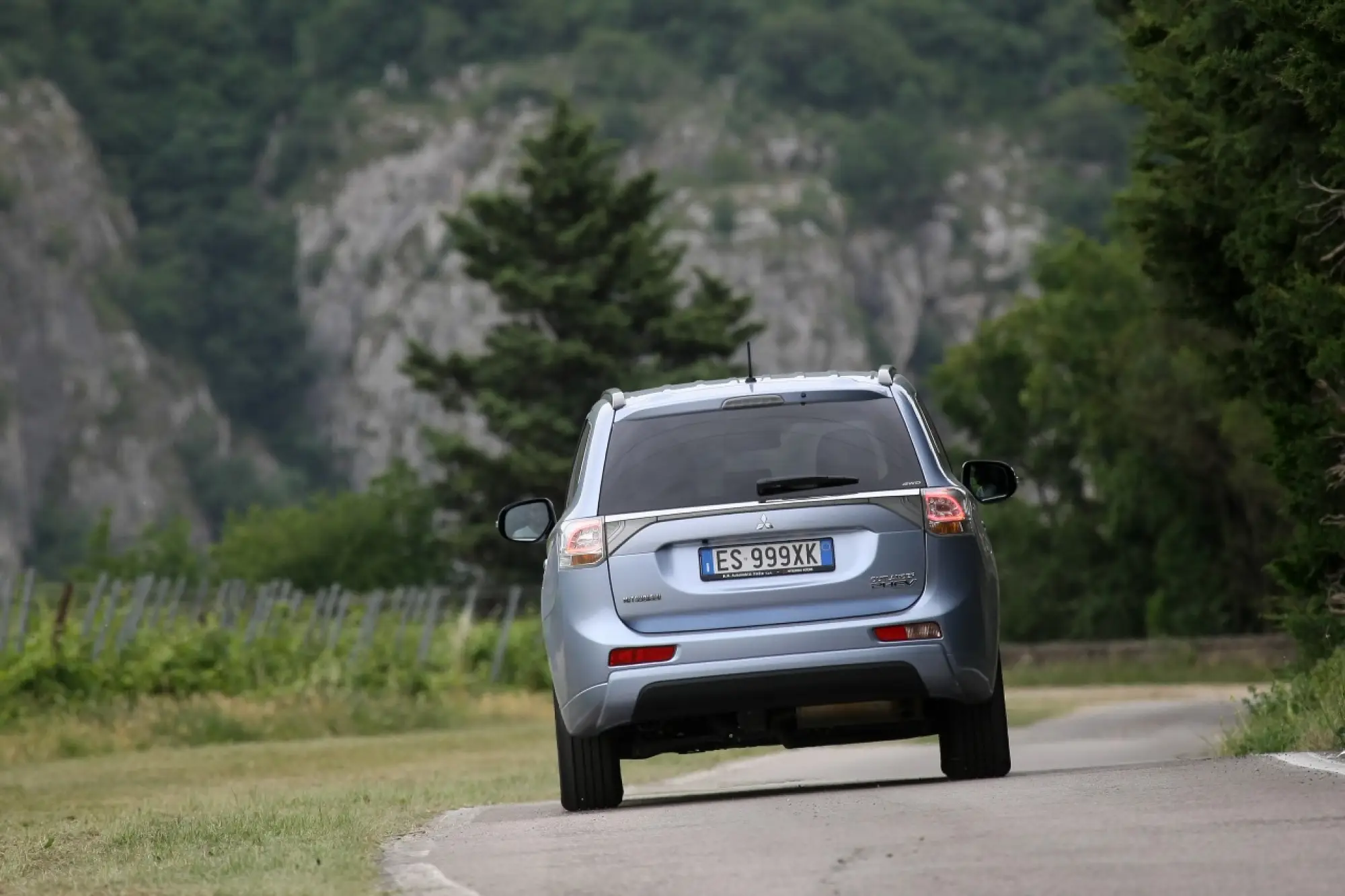 Mitsubishi Outlander PHEV - 228