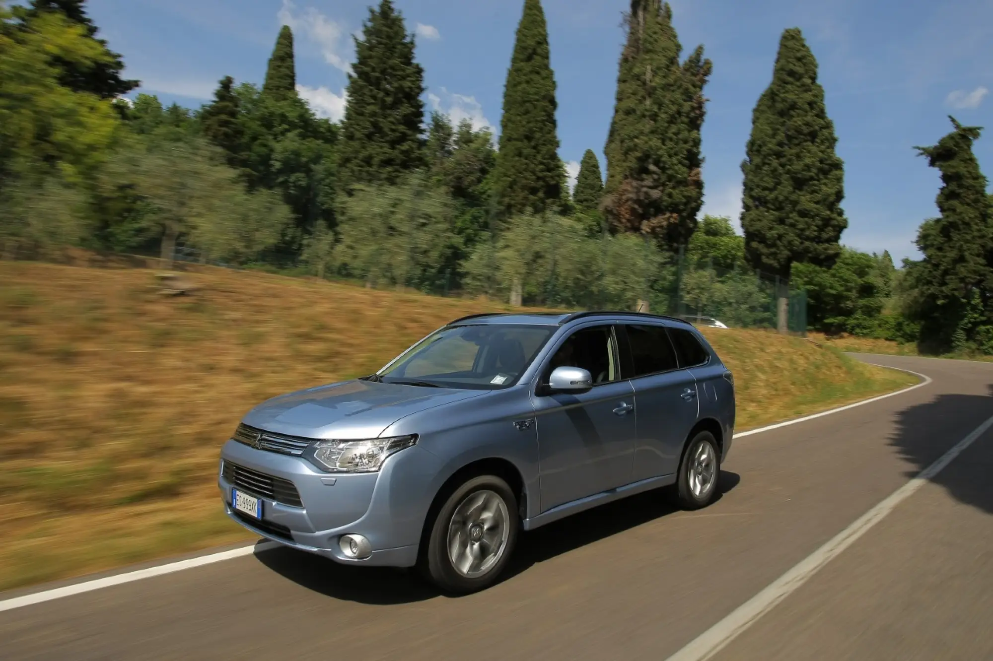 Mitsubishi Outlander PHEV - 16