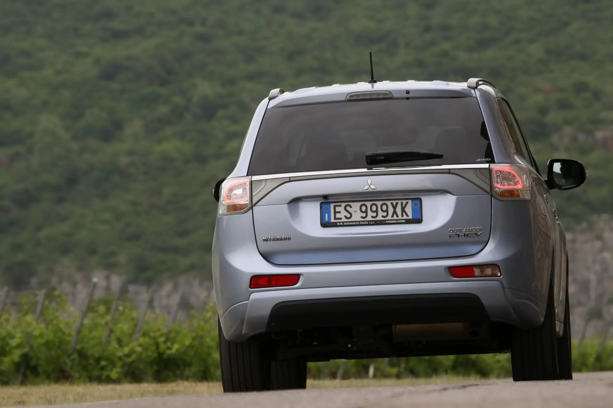 Mitsubishi Outlander PHEV - 232