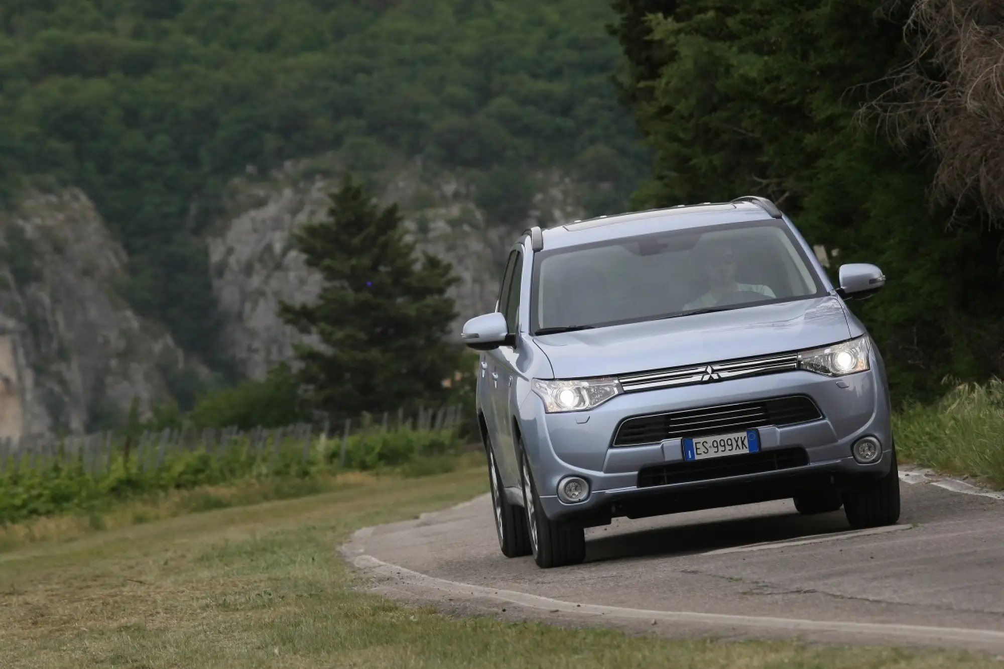 Mitsubishi Outlander PHEV - 237