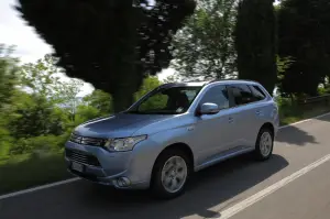 Mitsubishi Outlander PHEV - 18